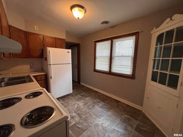 2118 S 9th Street, Springfield, IL 62703