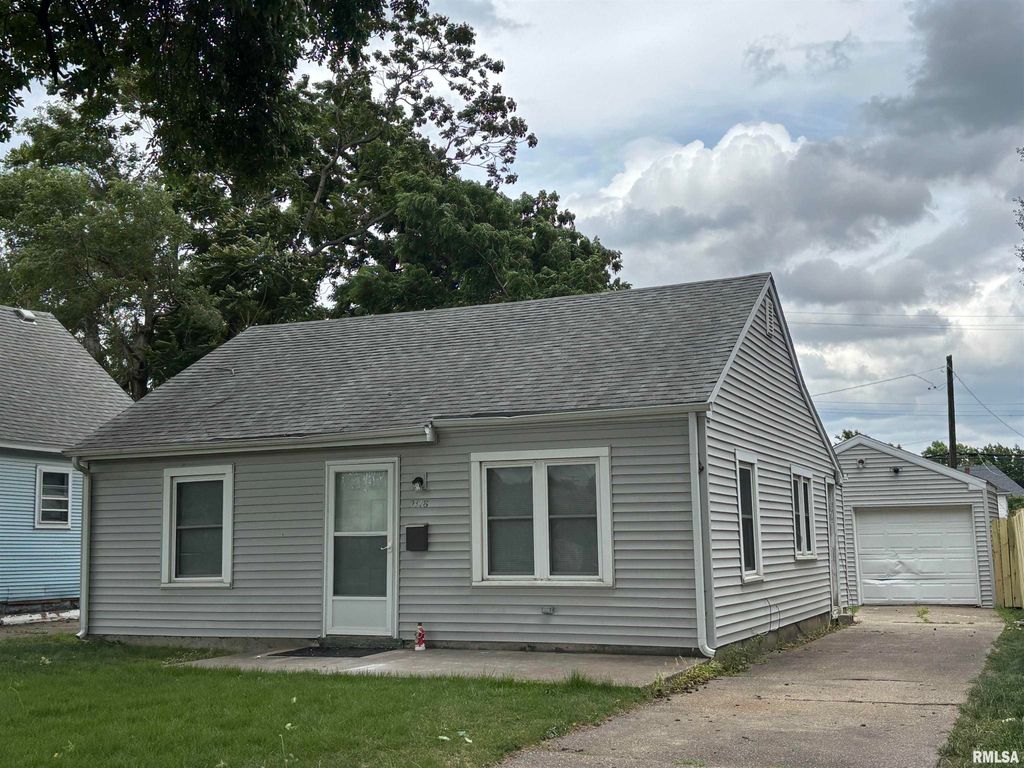 2118 S 9th Street, Springfield, IL 62703
