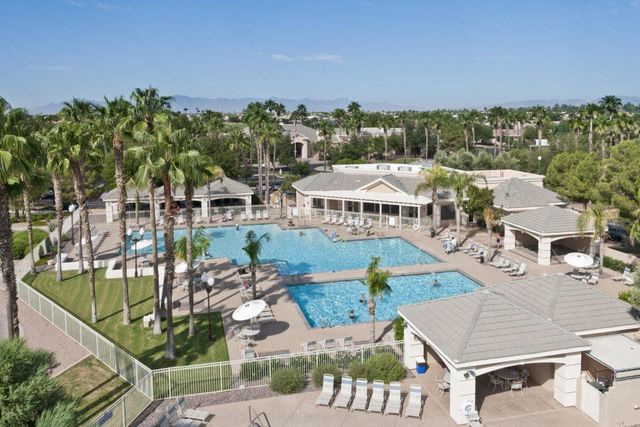 10302 E Coopers Hawk Drive, Sun Lakes, AZ 85248