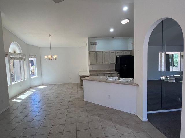 10302 E Coopers Hawk Drive, Sun Lakes, AZ 85248