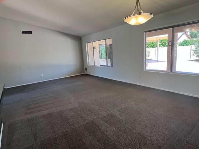 10302 E Coopers Hawk Drive, Sun Lakes, AZ 85248