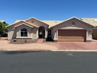 10302 E Coopers Hawk Drive, Sun Lakes, AZ 85248