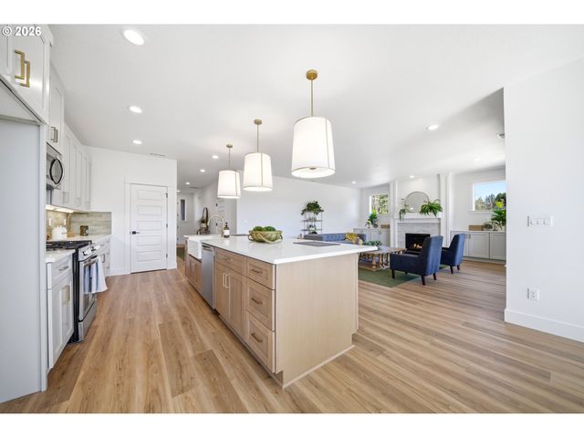 1047 Se OLIVE Way, Estacada, OR 97023