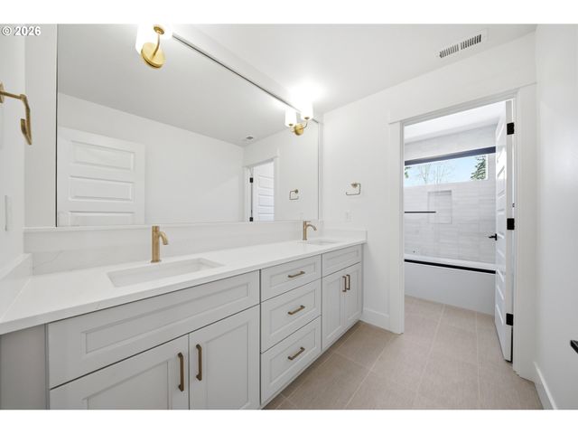 1047 Se OLIVE Way, Estacada, OR 97023