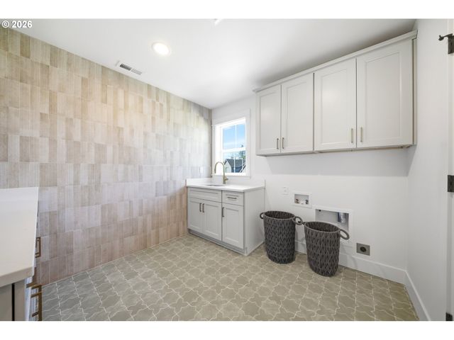 1047 Se OLIVE Way, Estacada, OR 97023