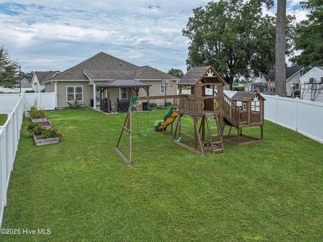 639 Brookfield Drive, Winterville, NC 28590