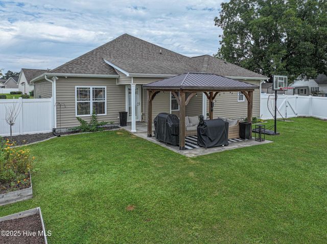 639 Brookfield Drive, Winterville, NC 28590