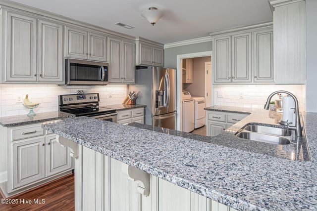 639 Brookfield Drive, Winterville, NC 28590