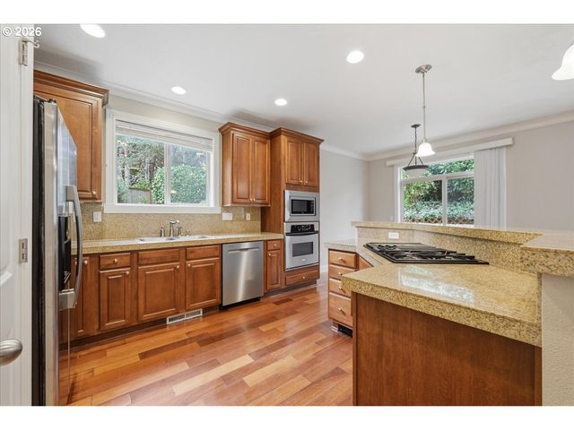 12647 Sw 21ST Ct, Lake Oswego, OR 97035