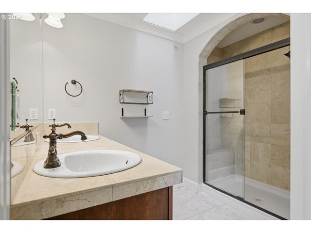 12647 Sw 21ST Ct, Lake Oswego, OR 97035