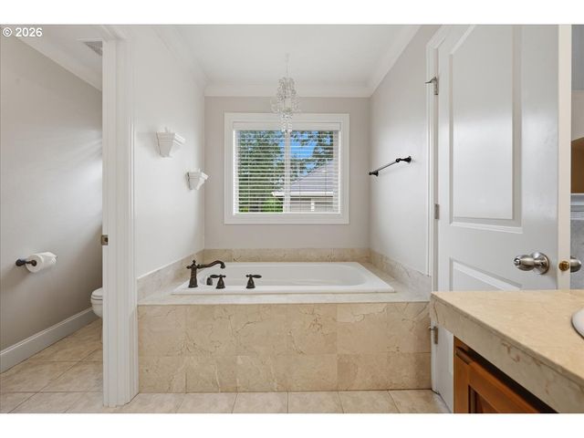 12647 Sw 21ST Ct, Lake Oswego, OR 97035