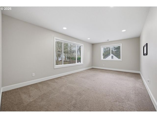 12647 Sw 21ST Ct, Lake Oswego, OR 97035