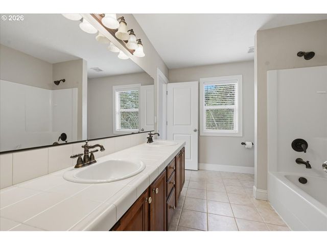 12647 Sw 21ST Ct, Lake Oswego, OR 97035