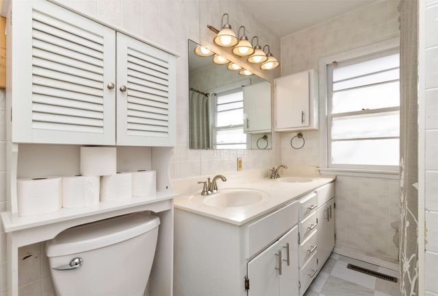 3129 26th Street, Des Moines, IA 50310