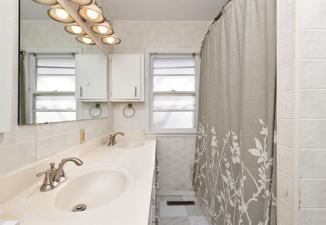 3129 26th Street, Des Moines, IA 50310