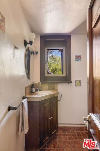 19805 Valley View Drive, Topanga (los Angeles), CA 90290