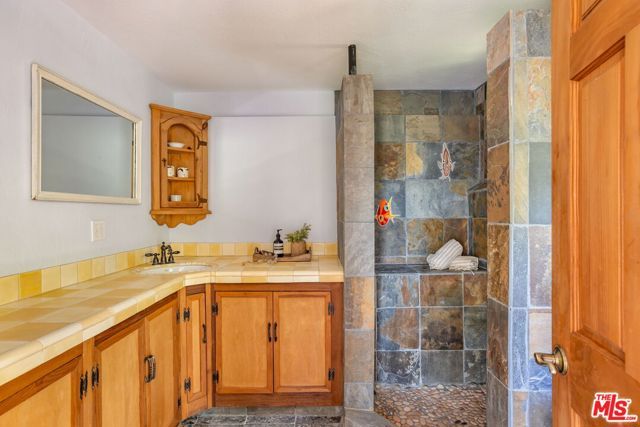 19805 Valley View Drive, Topanga (los Angeles), CA 90290