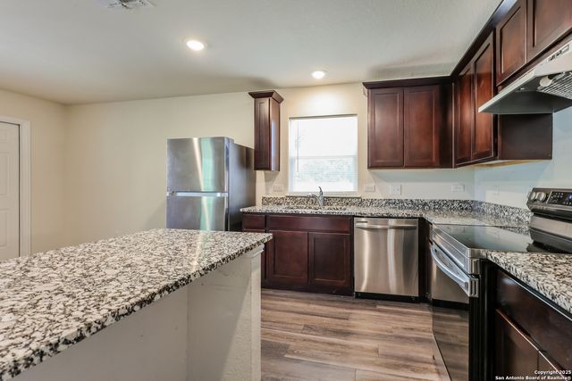 228 Garcia, Seguin, TX 78155