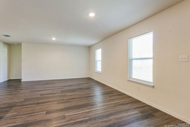 228 Garcia, Seguin, TX 78155