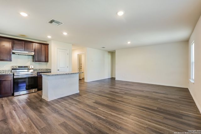 228 Garcia, Seguin, TX 78155