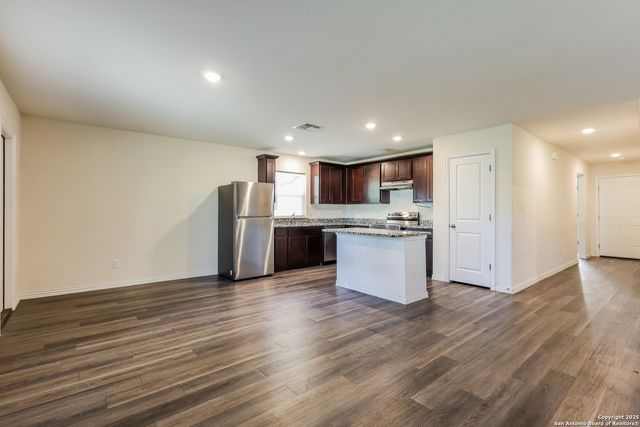 228 Garcia, Seguin, TX 78155