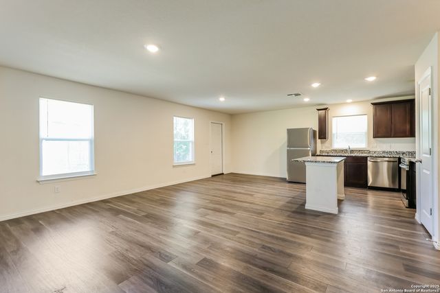 228 Garcia, Seguin, TX 78155