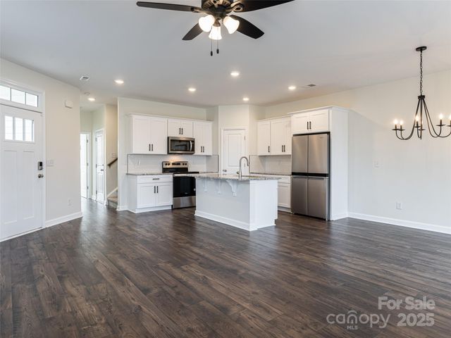 610 Santa Clara Drive, Asheville, NC 28806