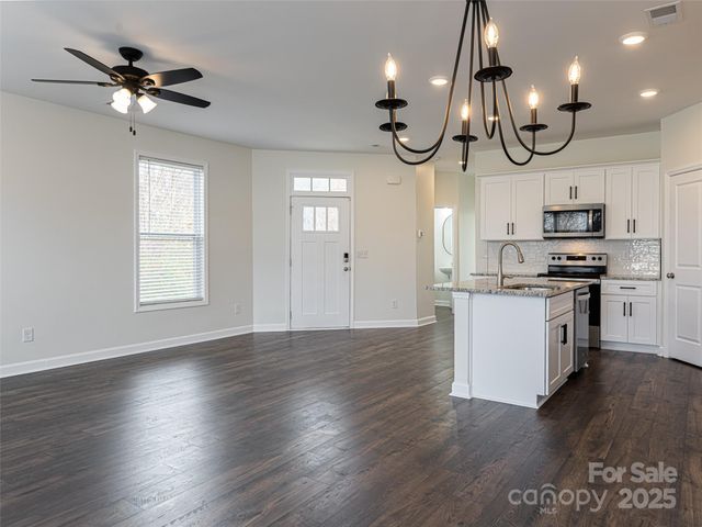 610 Santa Clara Drive, Asheville, NC 28806