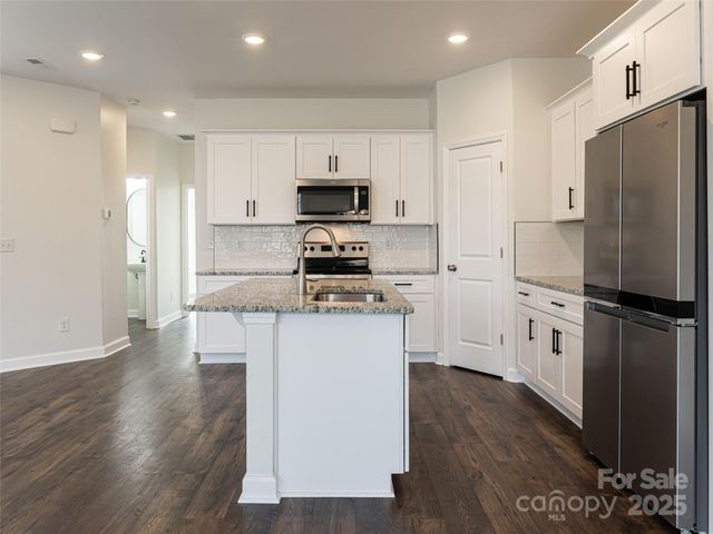 610 Santa Clara Drive, Asheville, NC 28806