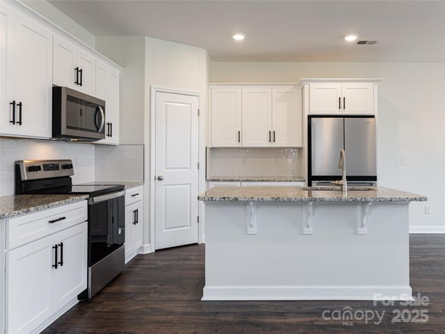 610 Santa Clara Drive, Asheville, NC 28806