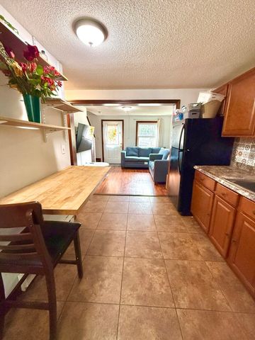 67 Everard St, Worcester, MA 01605