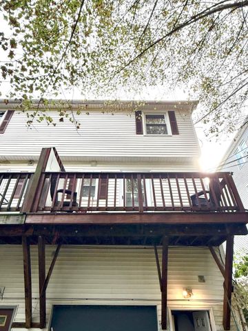 67 Everard St, Worcester, MA 01605