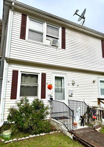 67 Everard St, Worcester, MA 01605