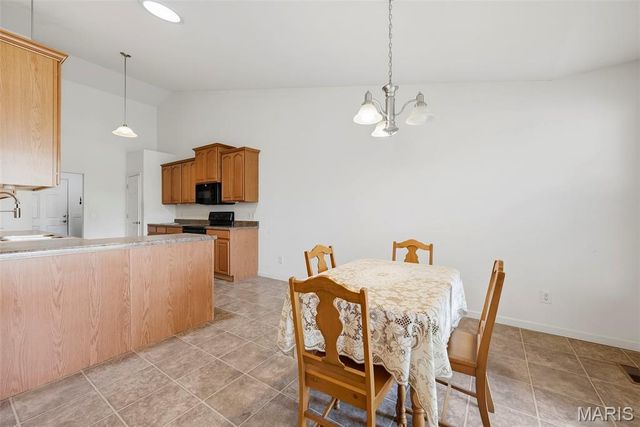 4124 Shepherds Hill Circle, St Peters, MO 63304