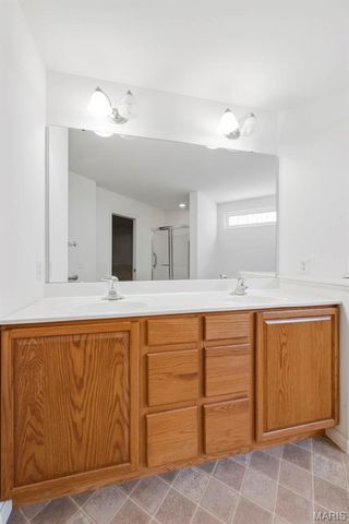 4124 Shepherds Hill Circle, St Peters, MO 63304