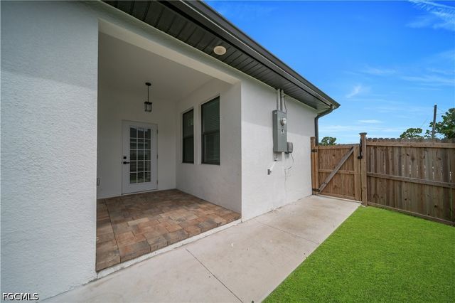 3800 10th ST W, Lehigh Acres, FL 33971