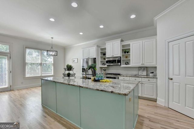 6961 Fellowship Lane, Flowery Branch, GA 30542