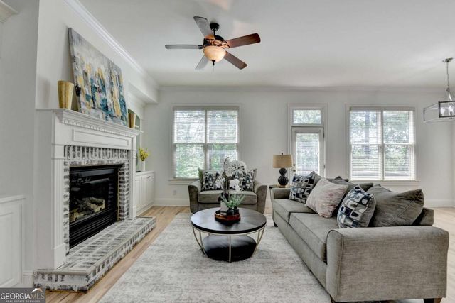 6961 Fellowship Lane, Flowery Branch, GA 30542