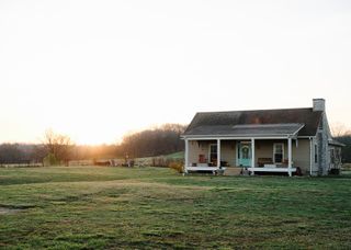 2430 Santa Fe Pike, Columbia, TN 38401