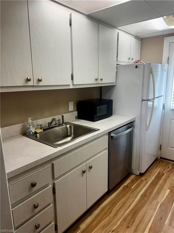 1021 3rd ST S 302, Naples, FL 34102