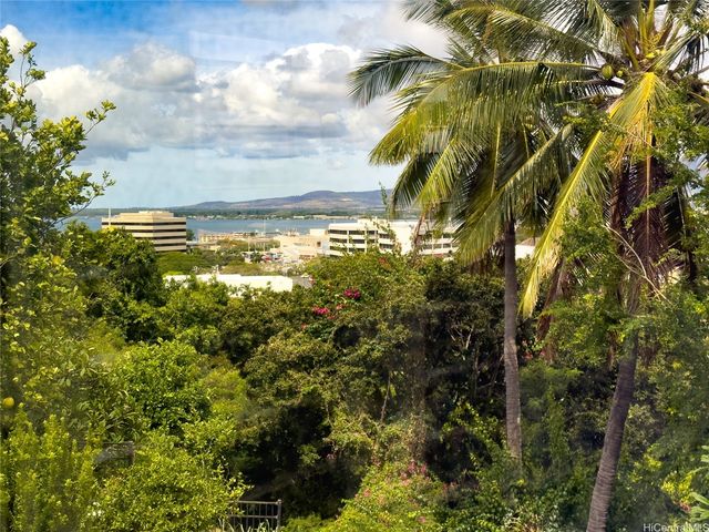 98-620 Kaamilo Place, Aiea, HI 96701