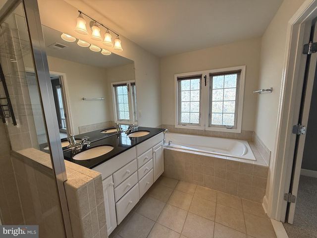 175 GREAT LAUREL SQ SE, Leesburg, VA 20175