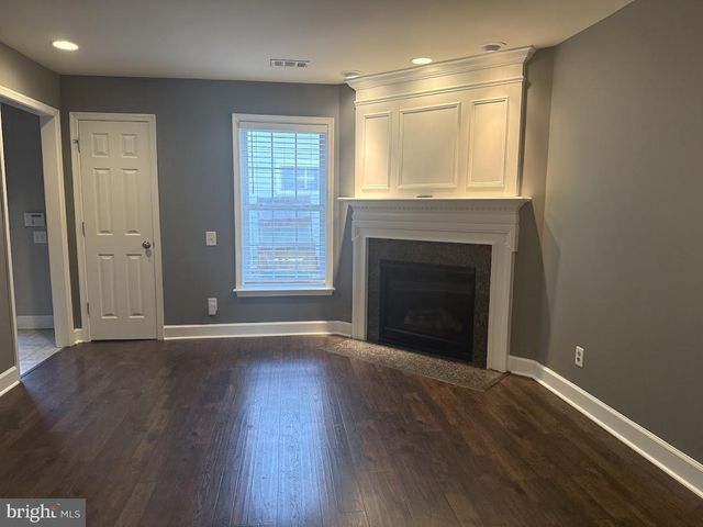 175 GREAT LAUREL SQ SE, Leesburg, VA 20175