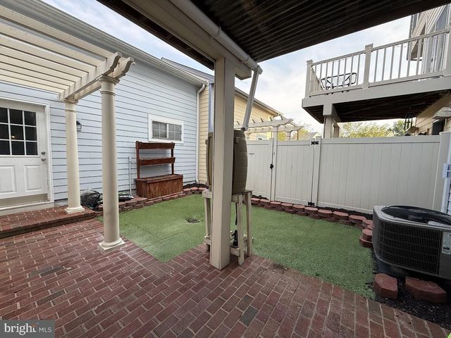 175 GREAT LAUREL SQ SE, Leesburg, VA 20175
