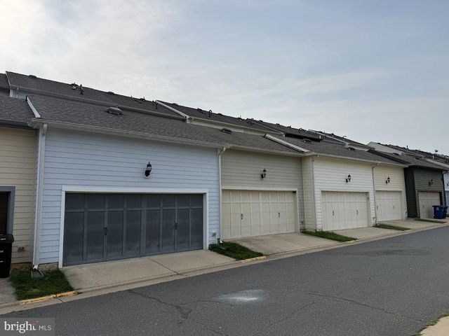 175 GREAT LAUREL SQ SE, Leesburg, VA 20175