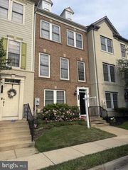 175 GREAT LAUREL SQ SE, Leesburg, VA 20175