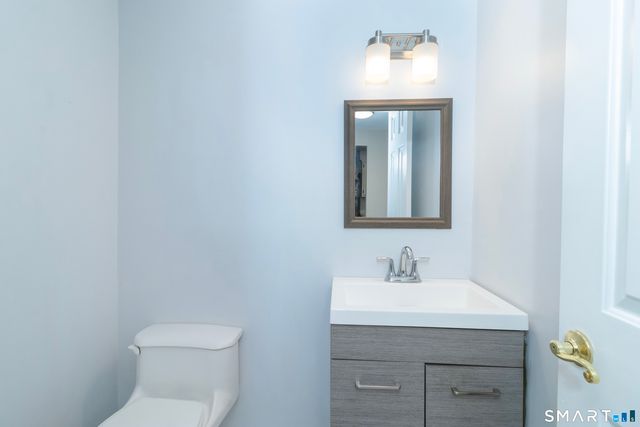 34 Harbour Village E, Branford, CT 06405