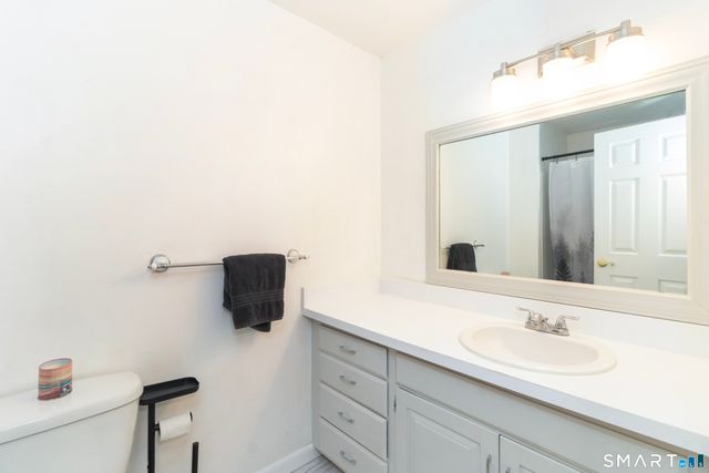 34 Harbour Village E, Branford, CT 06405