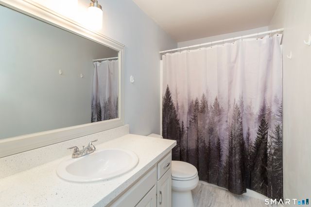 34 Harbour Village E, Branford, CT 06405
