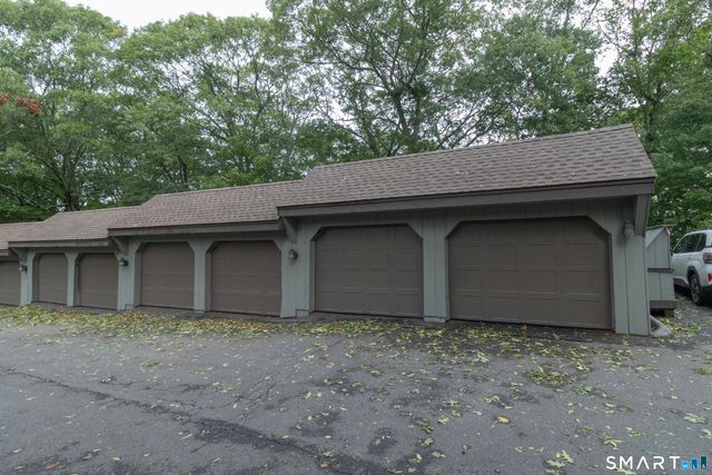 34 Harbour Village E, Branford, CT 06405
